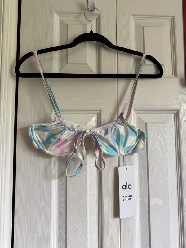 Frankie's Bikinis x Alo Pastel Checker Bikini top Medium - Image 4