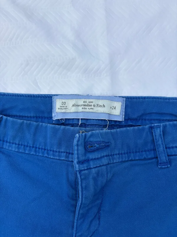 Abercrombie Low-Rise Shorts - Image 3