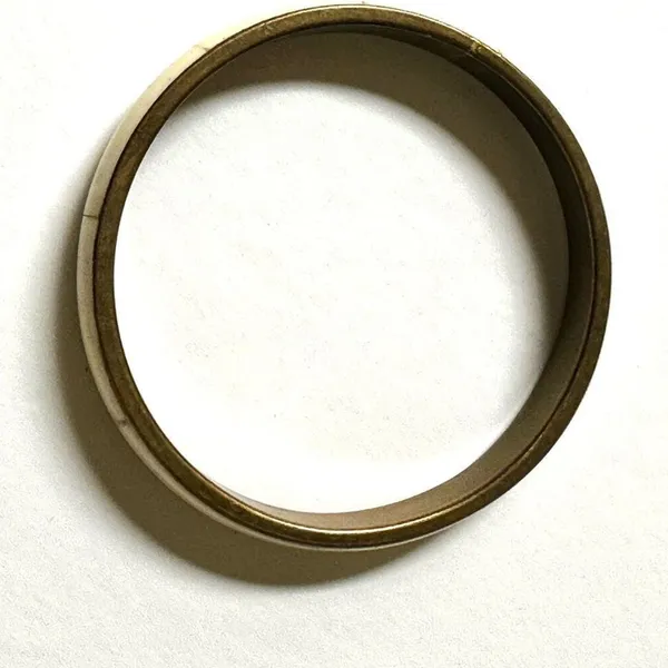 Brass mother of pearl vintage bangle bracelet - Image 5