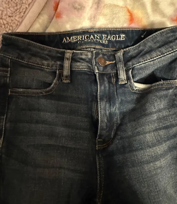 American Eagle Outfitters - Image 2