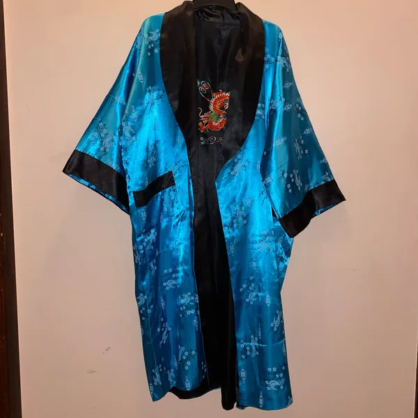 🩵🖤 Reversible Oriental Embroidered Floral Dragon Kimono 🖤🩵 - Image 11