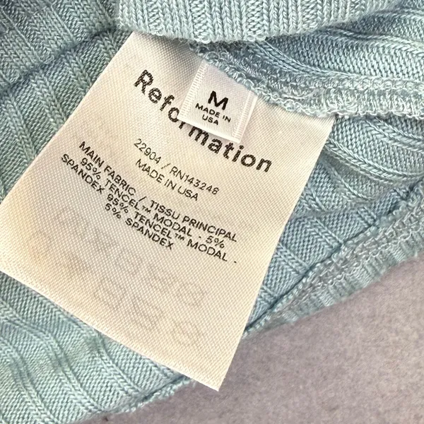 Reformation Sage Green‎ Ribbed V-Neck Button Front Cropped Cardigan Top Medium - Image 3