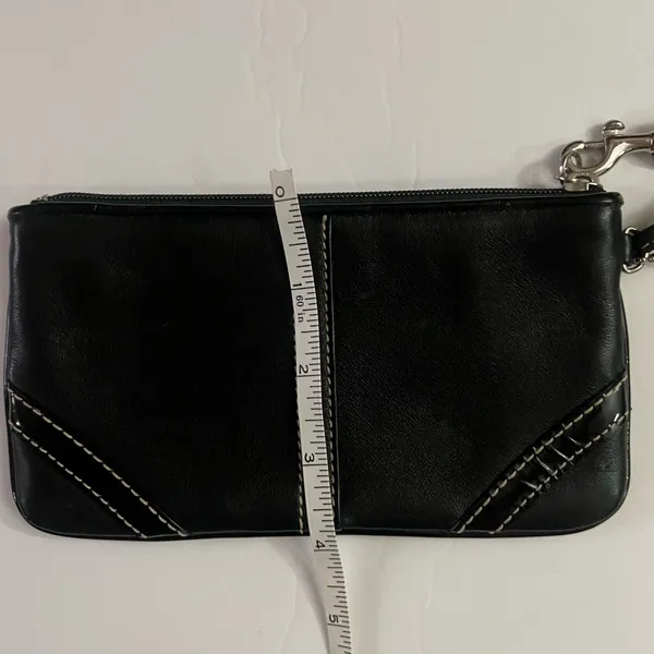 Coach I Women’s I Wristlet Bag I Black I Stitch Detail - Image 3