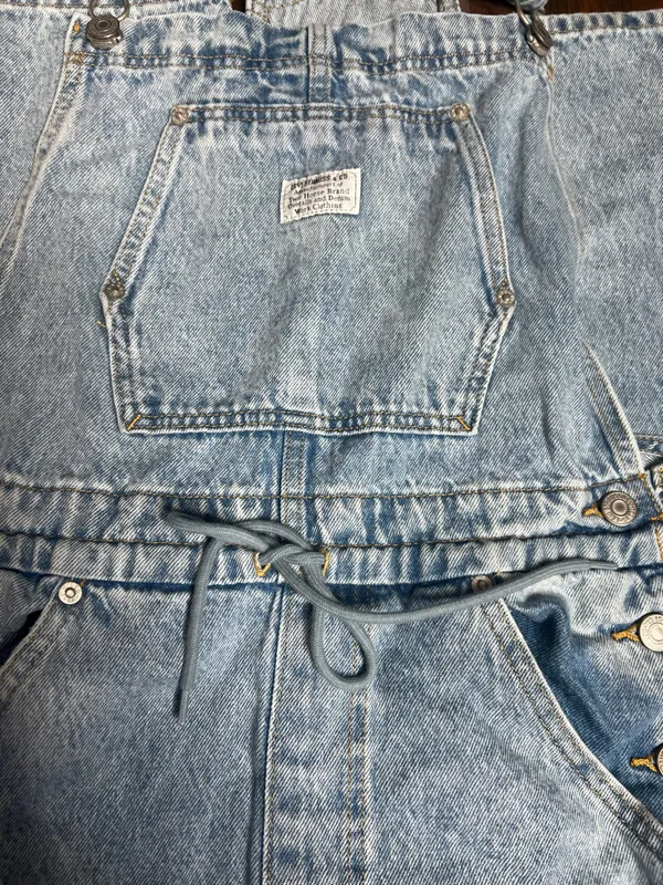 Levi’s Light Wash Denim Jeans Overalls Apron Front Tie Wide Leg Size Medium - Image 3
