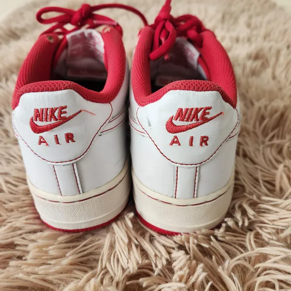 Nike Air White and Red Sneakers Size 6Y - Image 9