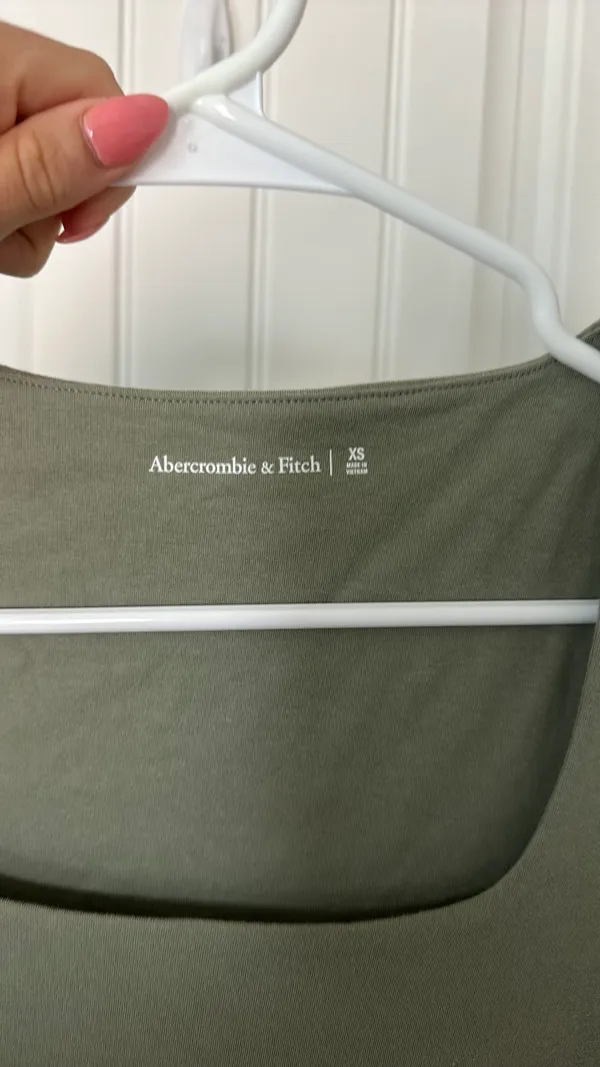 Green Abercrombie Bodysuit Size XS - Image 3