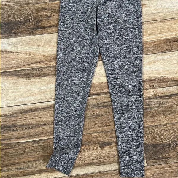 Pink Victoria’s Secret gray ultimate yoga leggings - Image 3