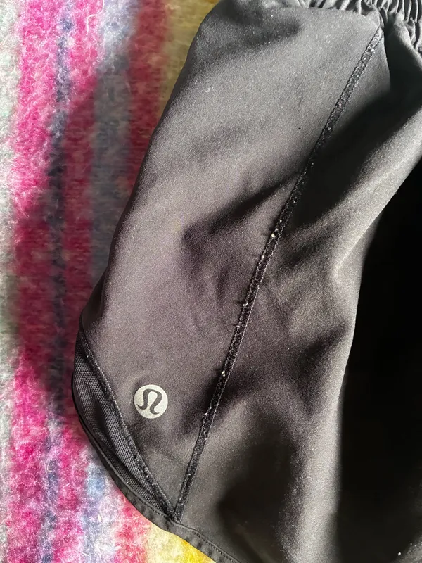 Lululemon Shorts Hotty Hot 2.5" High-Rise - Image 3