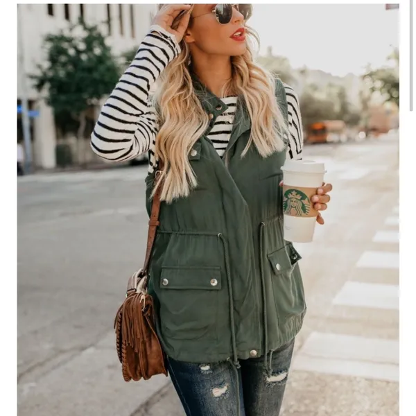VICI Army Green Utility Vest - Image 3