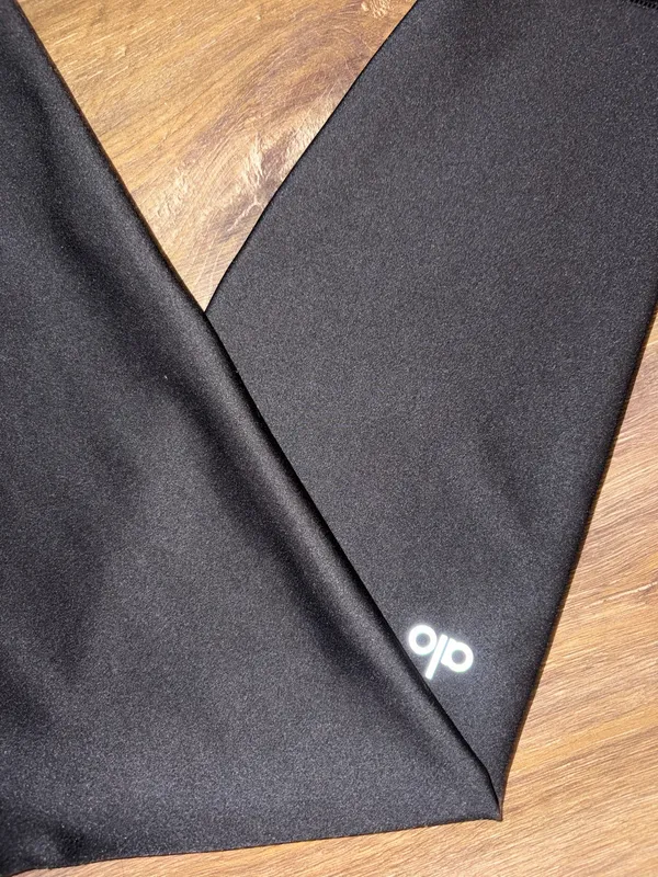 Alo Yoga Black Airlift Leggings 7/8 Size M - Image 3