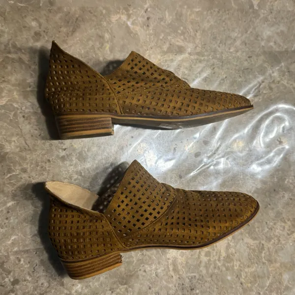 Catherine Malandrino brown booties size 10 In great condition - Image 2
