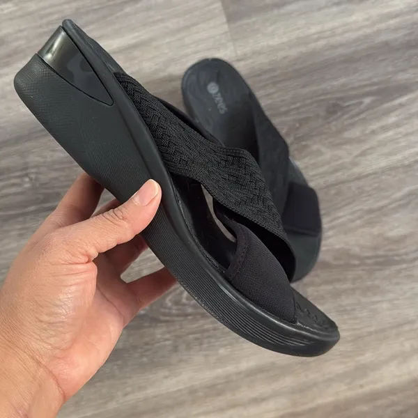 Bzees Women's Black Wedge Sandals 10M Comfort Slides Crisscross Straps Casual - Image 2