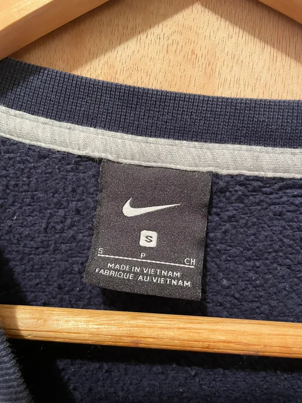 Nike Walter panas panthers softball sweatshirt small small rip on left wrist as seen in picture - Image 6