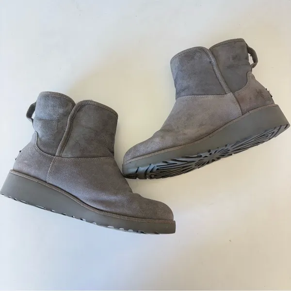 Ugg Kristin Gray Suede Leather Ankle Boots Women’s Size 9 - Image 3