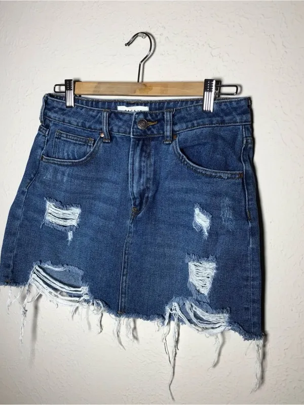 PacSun Denim Distressed Low Rise Micro Skirt Size 27 - Image 4