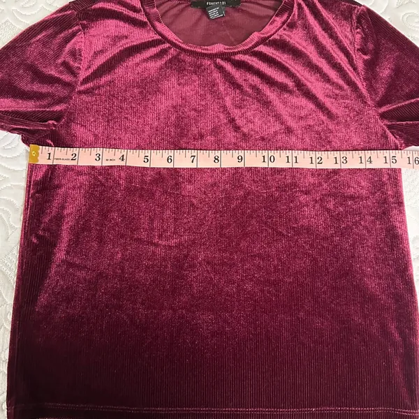 Forever 21 maroon velvet crop top - Image 5
