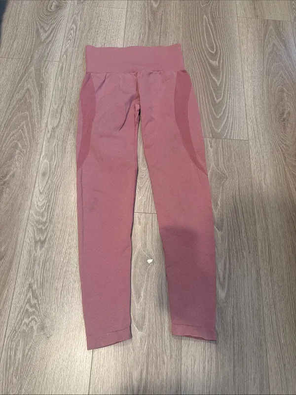 NVGTN Maroon Contour Leggings Seamless Size Medium - Image 3