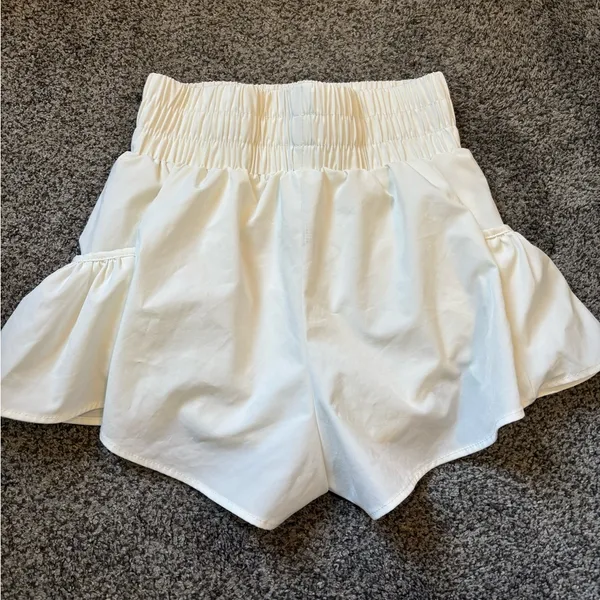 Flowy Workout Shorts White Size XS - Image 3
