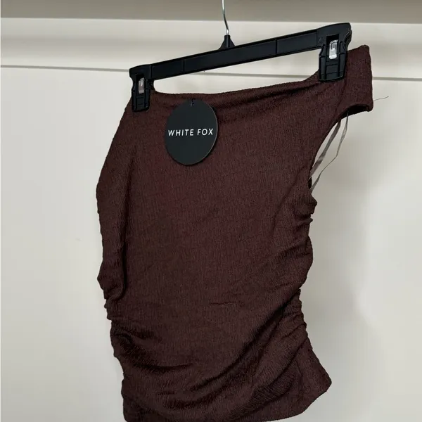 White Fox Boutique Chocolate Ruched Top - Image 2