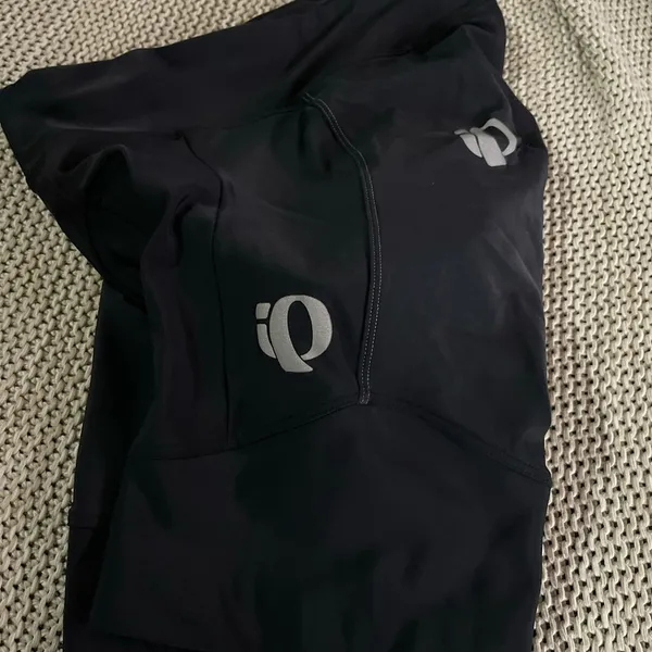 Pearl iZumi Women's L Black Padded Escape Quest Cycling Shorts size M - Image 2