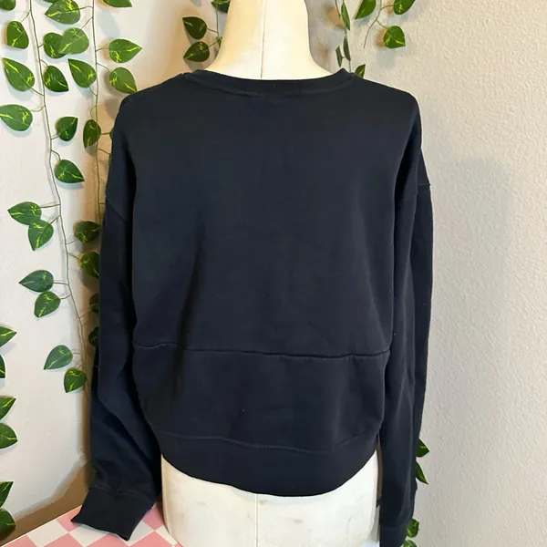 Womens Columbia black and white cropped crewneck size medium - Image 5