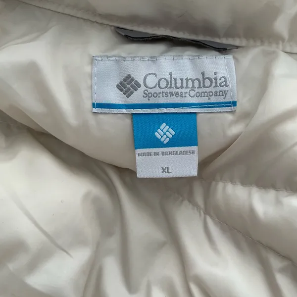 COLUMBIA puffer coat - needs some TLC ❄️ - Image 9