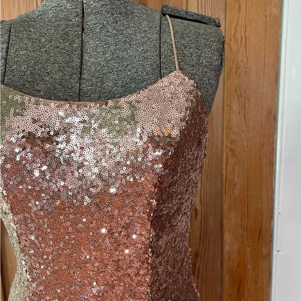 NWT Lulus Gold Sequin Bodycon Mini Dress Spaghetti Strap Party Night Out~S 💚🍄 - Image 4