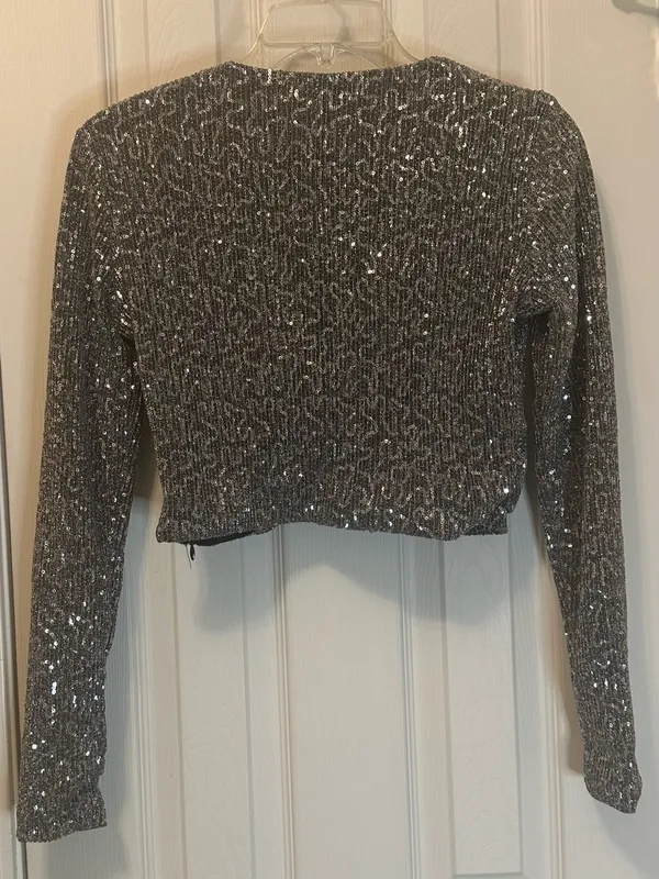 Zara Metallic Silver Twist-Front Long-Sleeve Crop Top - Image 8