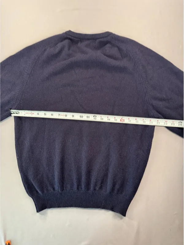 Vintage Burberrys | Small | Lambswool Navy V-Neck Sweater - Image 7