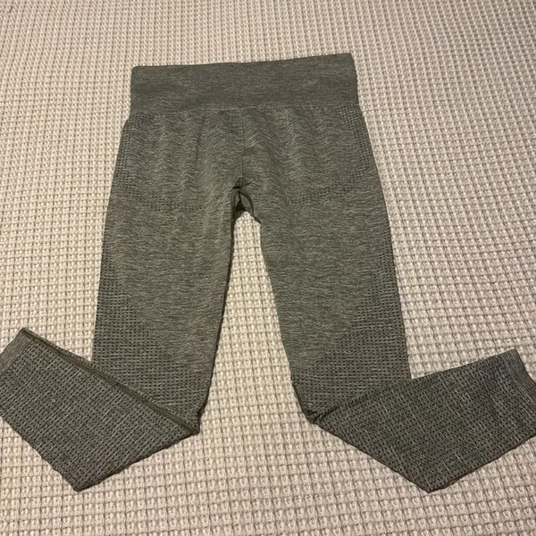 Gymshark leggings. - Image 4
