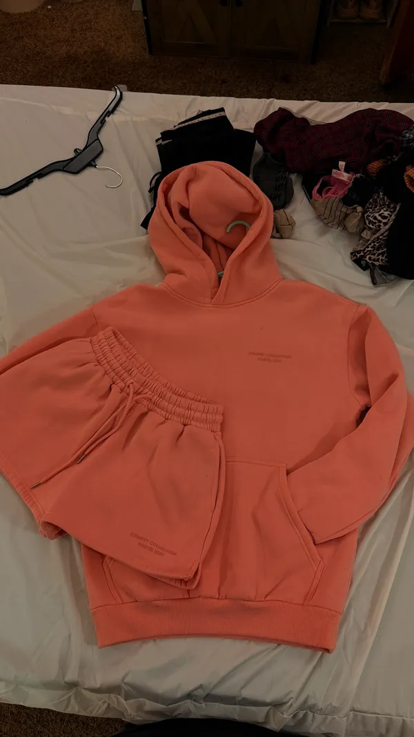 Pink Comfrt Set - Hoodie/shorts - Image 2