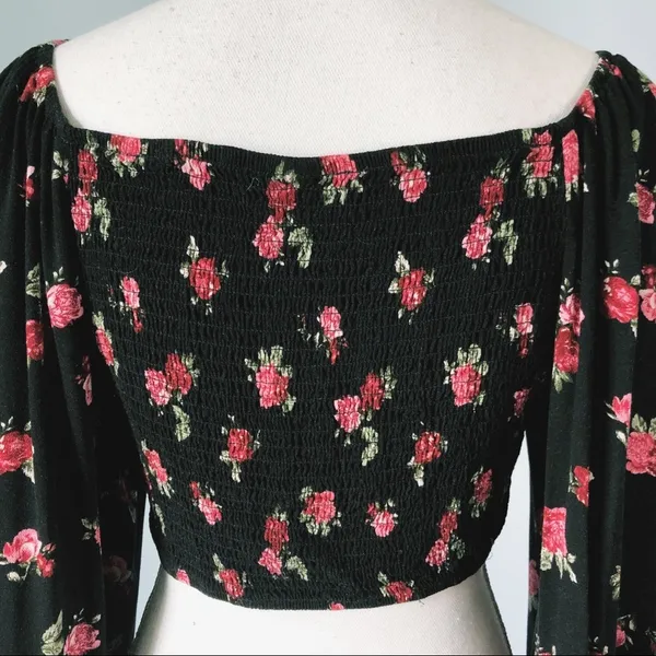 WILD FABLE | Black Y2K Floral Smocked Crop Top Sz L - Image 5