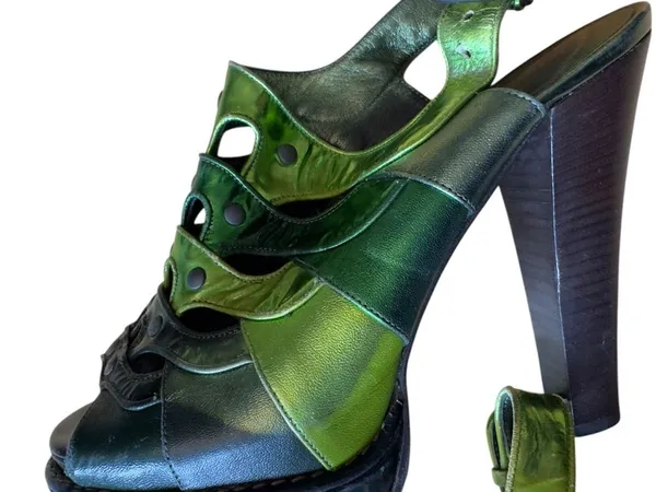Bottega Veneta Green Leather Cutout Platform Heels EU 38 Rare Archive COA in FUC - Image 9