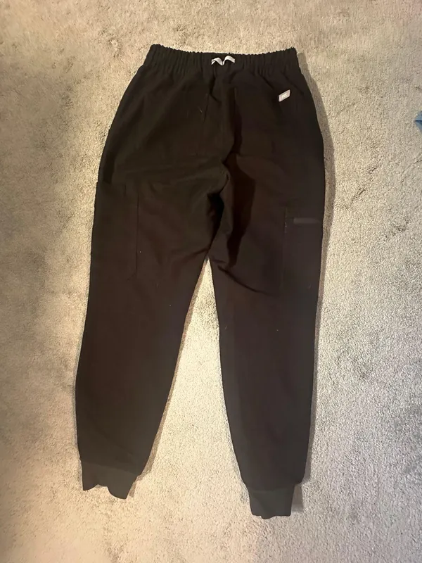 FIGS Zamora Jogger Scrub Pants - Image 4