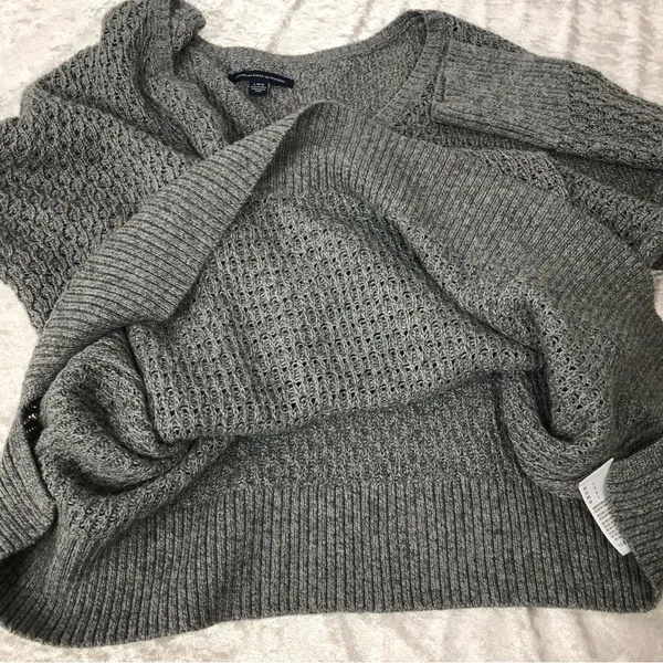 American Eagle Gray V-Neck knit Sweater Size Large wool blend - Image 11