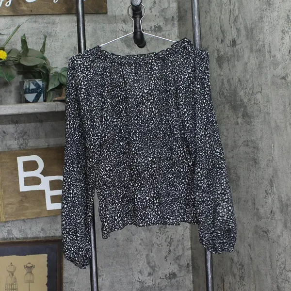 NWT Universal Thread Womens Balloon Long Sleeve Blouse 92235285 Black Abstract M - Image 5