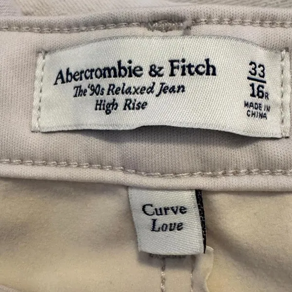 Abercrombie Curve Love 90s Relaxed Jean 33/16R Cream Faux Leather NWT - Image 3