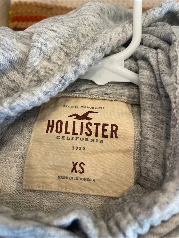 Hollister Light Heather Gray Pullover Hoodie with Logo - Image 3