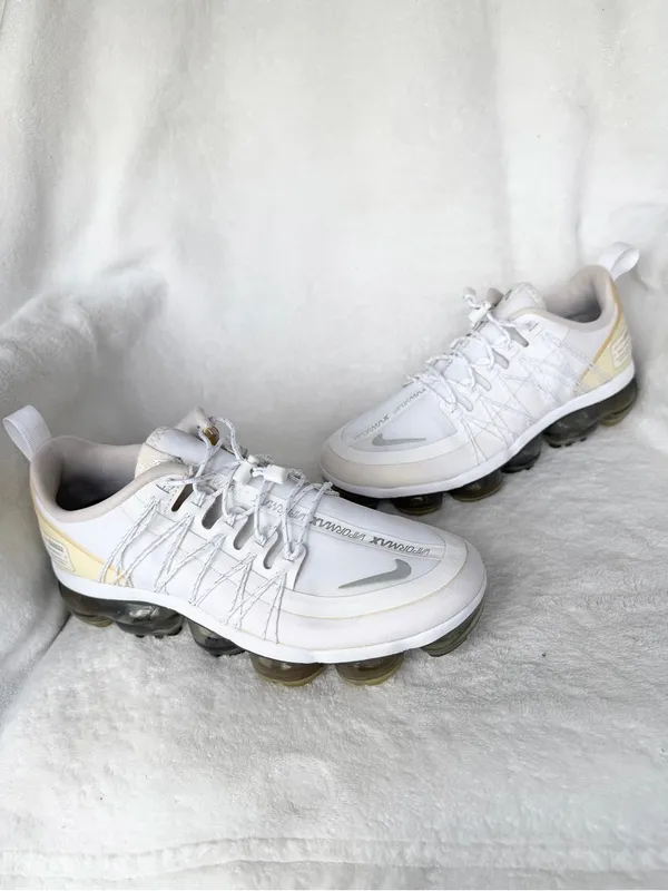 Nike Air Vapormax Run Utility White Silver Shoes AQ8811-100 Women's Size 8 - Image 2