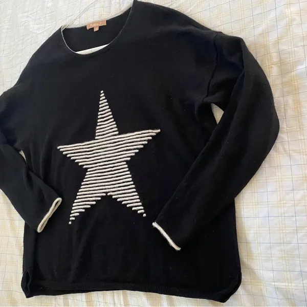 KIER + J Black Cashmere Sweatshirt with White Star - Image 2