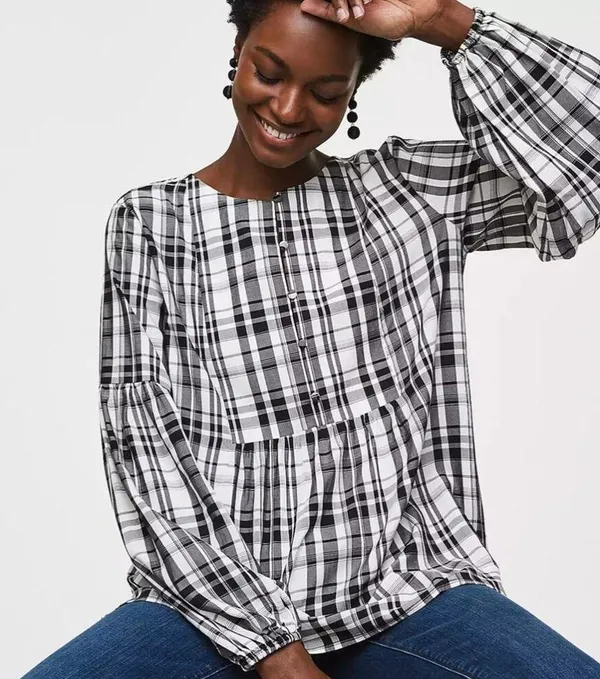 LOFT ANN TAYLOR Top Peplum Plaid Blouson Henley B&W Business Casual Size Small - Image 2