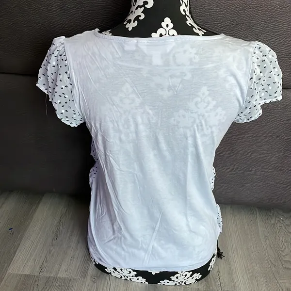 LC LAUREN CONRAD Light Blue T-Shirt Size Medium - Image 5
