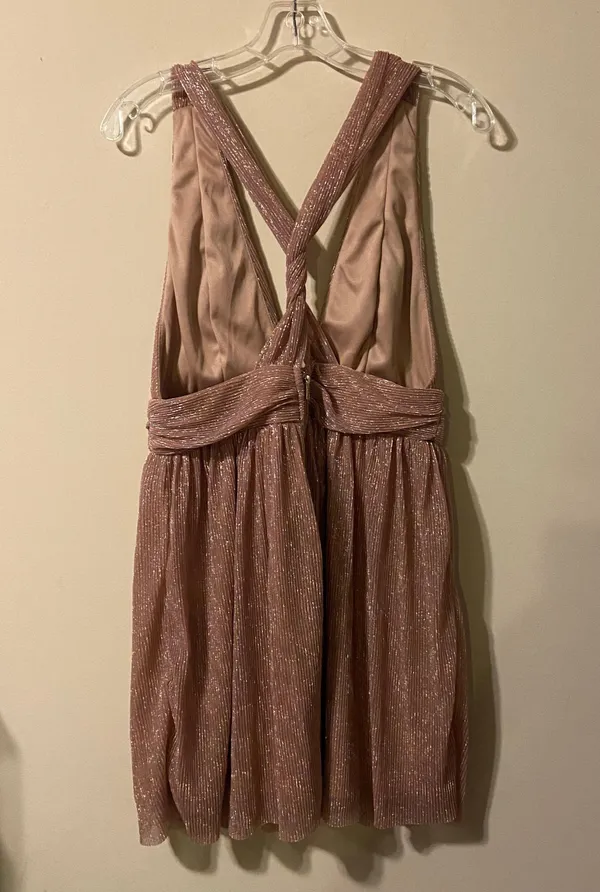 Lulus Metallic stripe twist back cocktail dress size large - Image 4