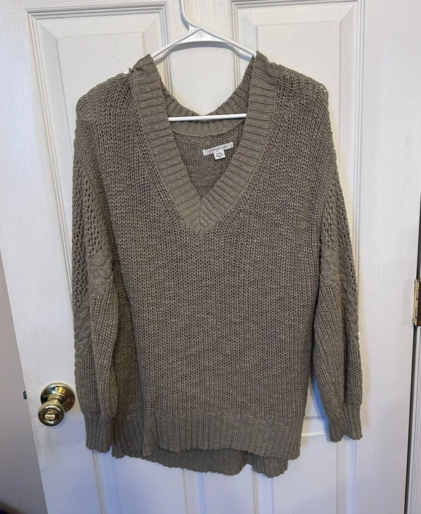 American Eagle Outfitters Sweater - Image 2