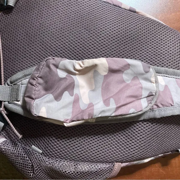 Eddie Bauer camo crossbody bag small - Image 5