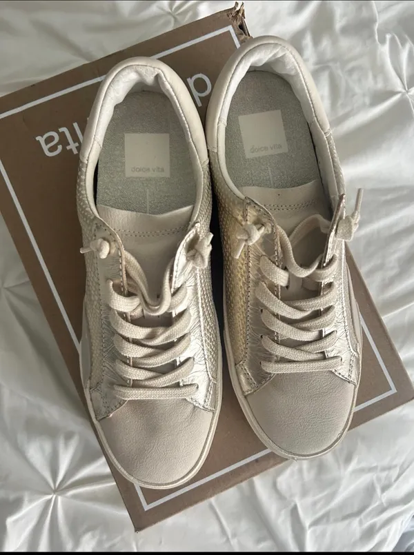 Dolce Vita Sneakers - Image 3