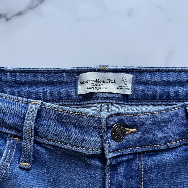 Abercrombie & fitch the flare ultra high rise jeans Sz 27 - Image 4
