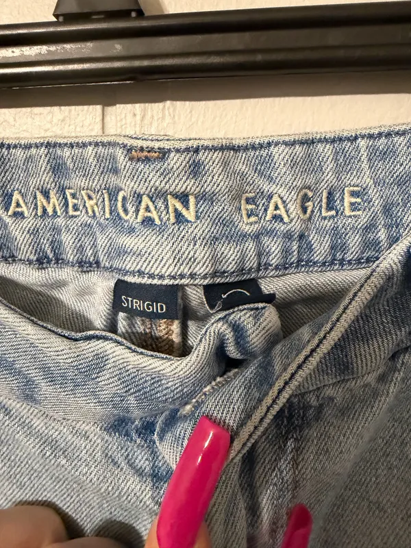 American Eagle Jeans Ripped High-Waisted jeans Sz 12 short - Image 3