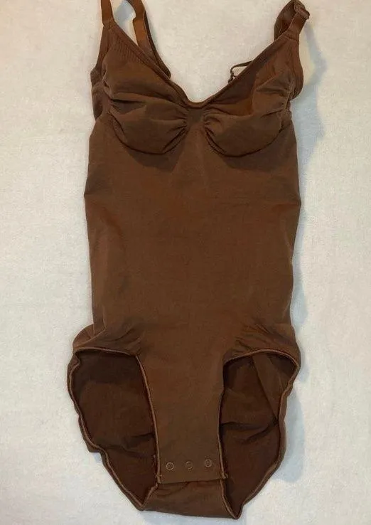 SKIMS NEW!! Sculpting Brief Bodysuit M - Image 2
