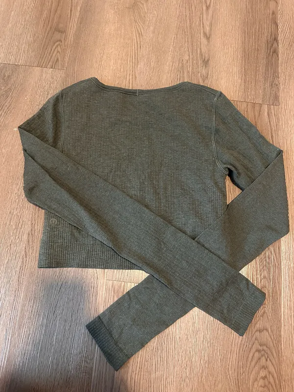 Lululemon green ebb to street long sleeve top - Image 2